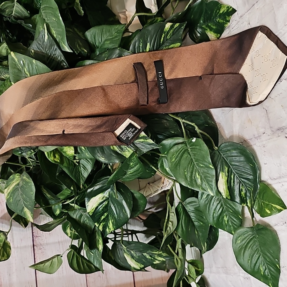 Gucci Silk Blend Earth Tone Colors Tie
